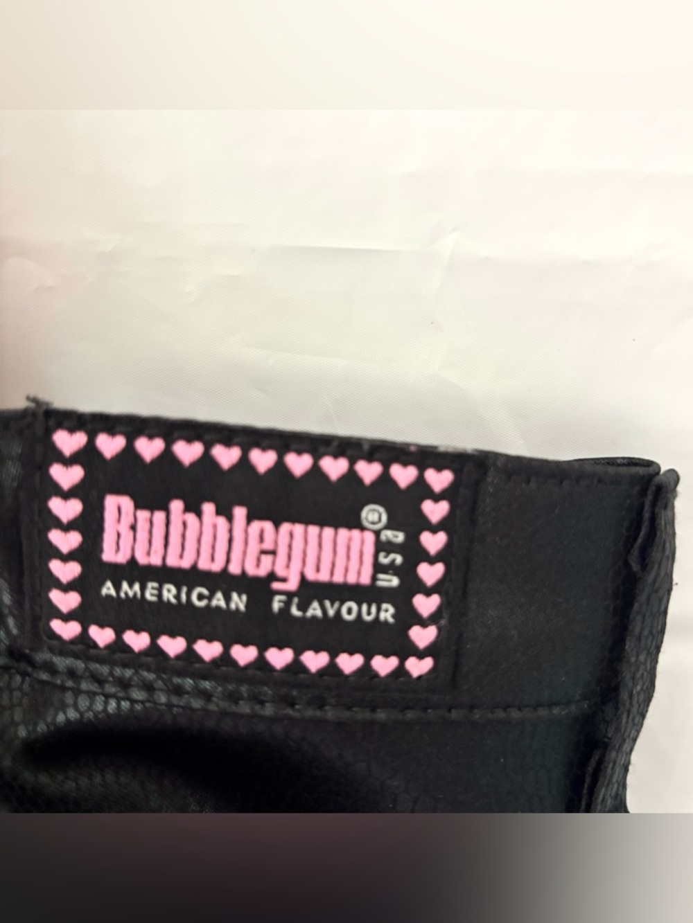 VTG Bubblegum Black Vegan Leather Flare Jeans SZ S 29 inches - Picture 10 of 14
